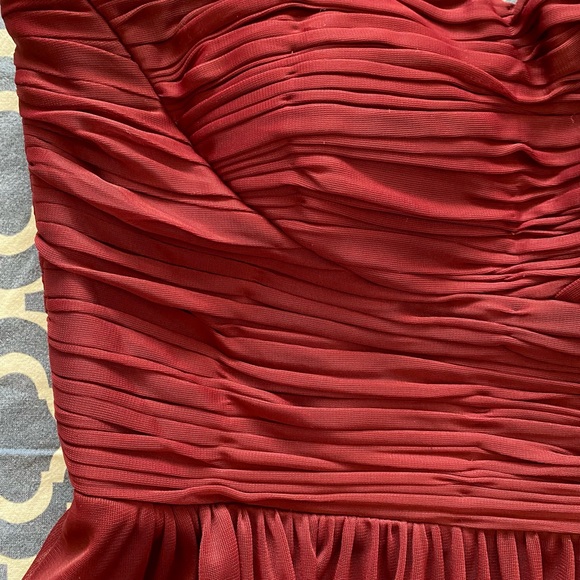 Lovely strapless Marina Merlot colored evening gown. Size 4 - Picture 3 of 6